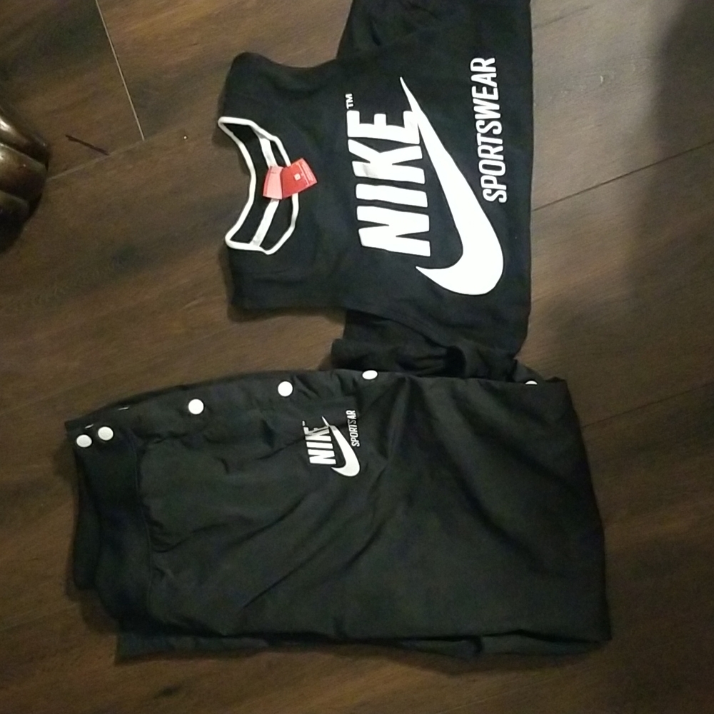 Clothes - Picture 2 of 4